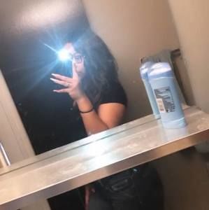 Meet your Posher, Azzie